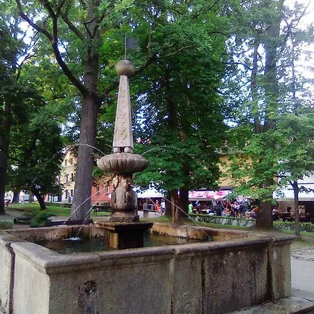 U Lipna, Pro Cyklisty, Motorkare